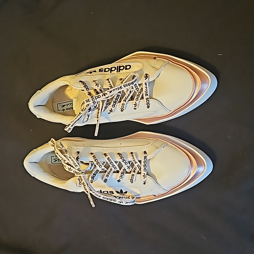 Adidas sleek female casual shoe